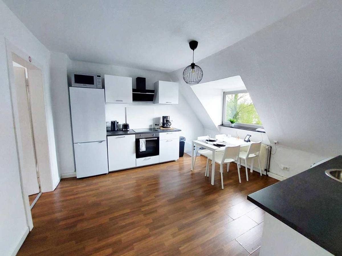 Cozy Apartment With Garden In Гелзенкирхен Екстериор снимка