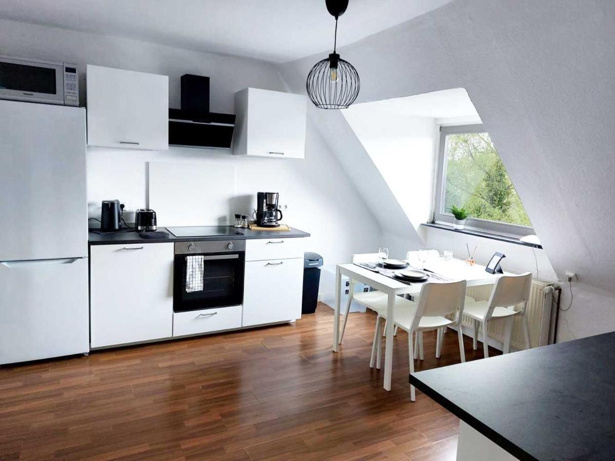 Cozy Apartment With Garden In Гелзенкирхен Екстериор снимка