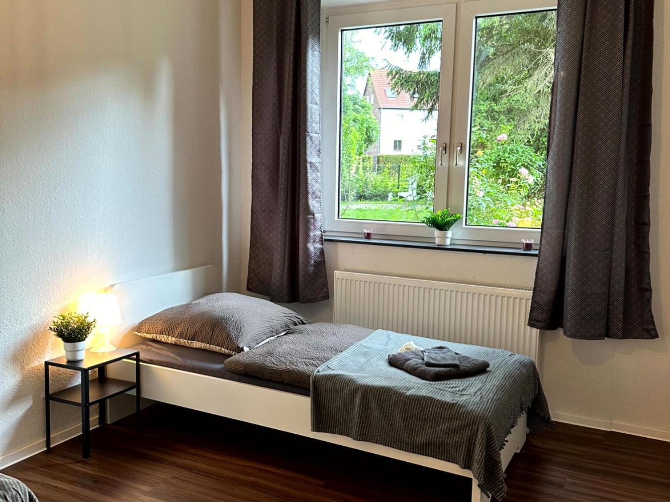 Cozy Apartment With Garden In Гелзенкирхен Екстериор снимка