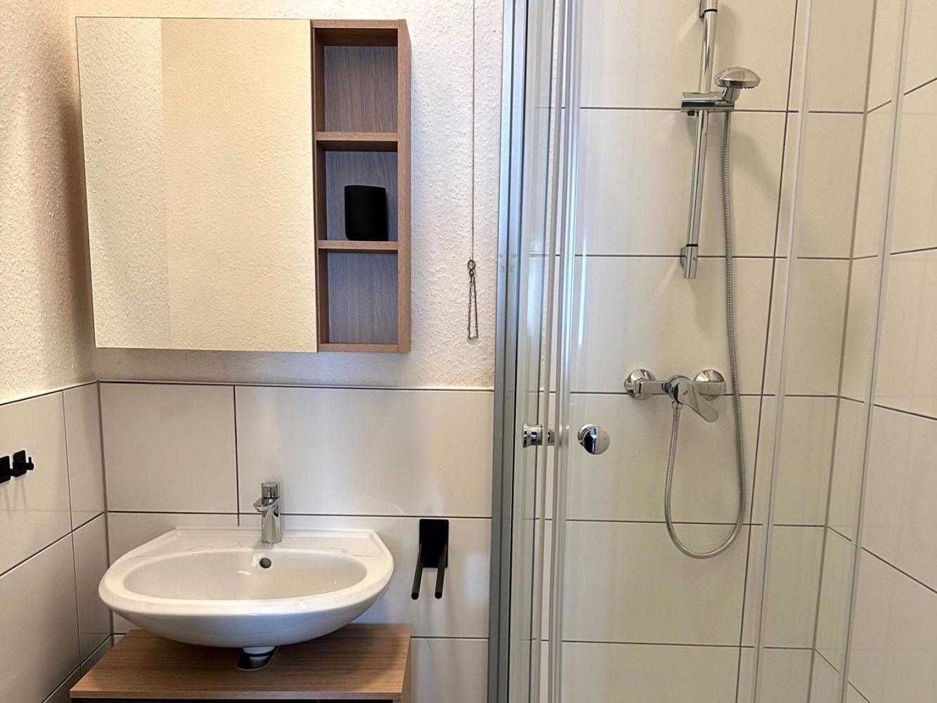 Cozy Apartment With Garden In Гелзенкирхен Екстериор снимка